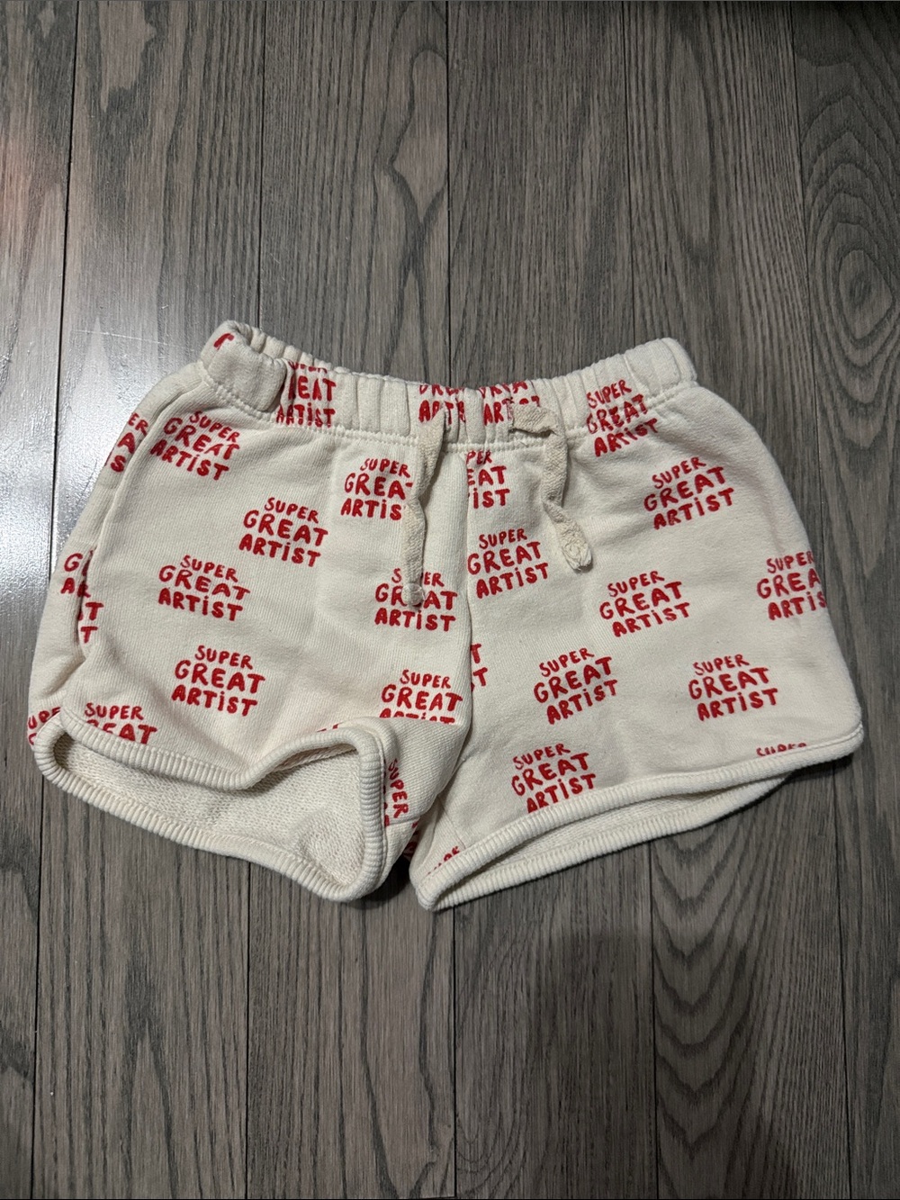 Zara Cream Shorts with Red "Super Great Artist" Print